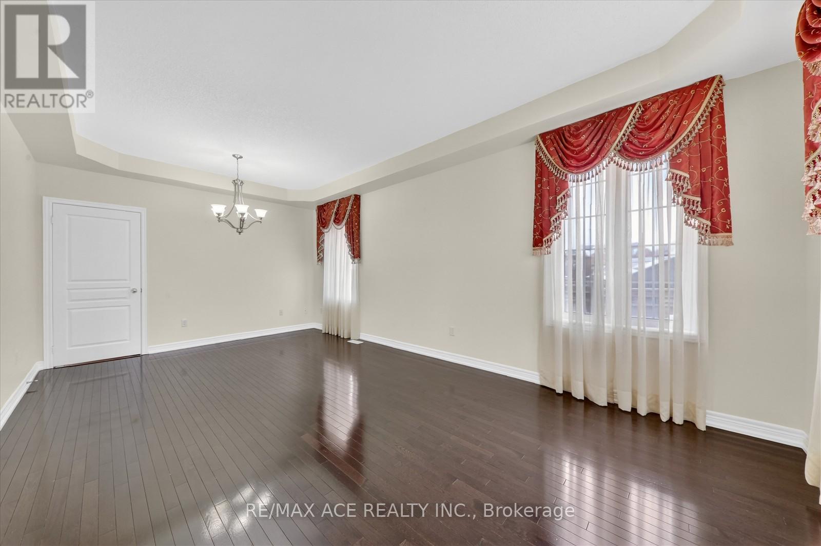 13 Gentry Way, Brampton (Bram East), Ontario  L6P 3N6 - Photo 11 - W12768706