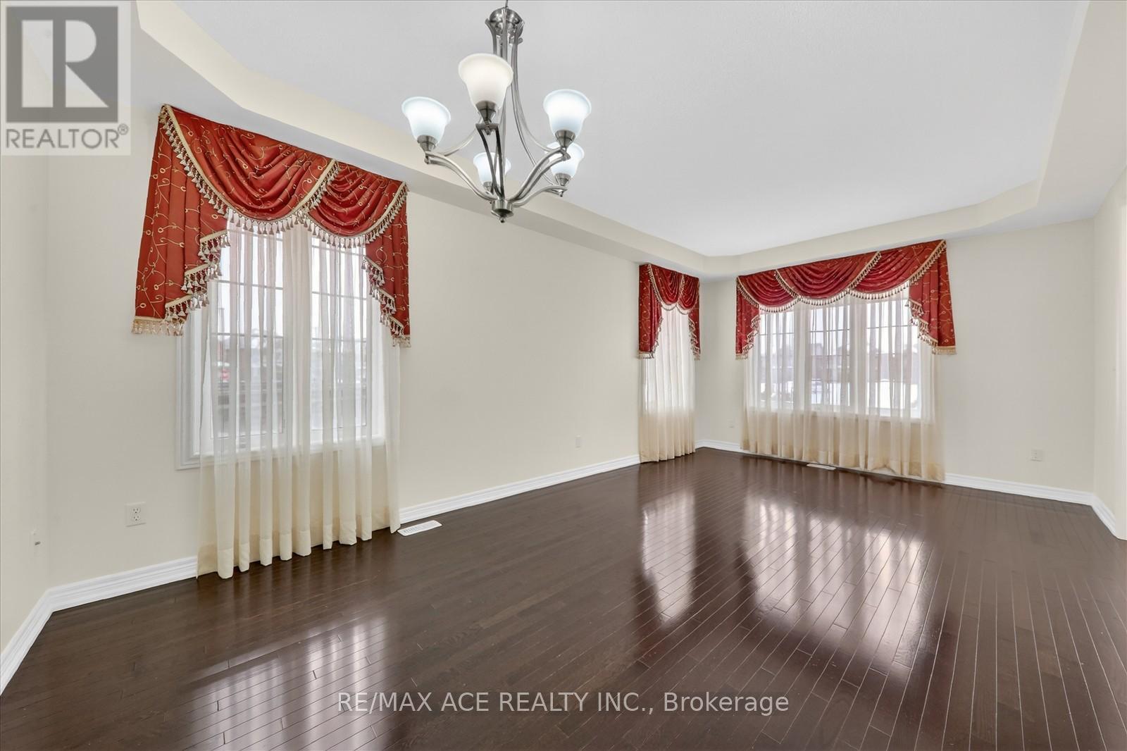 13 Gentry Way, Brampton (Bram East), Ontario  L6P 3N6 - Photo 13 - W12768706