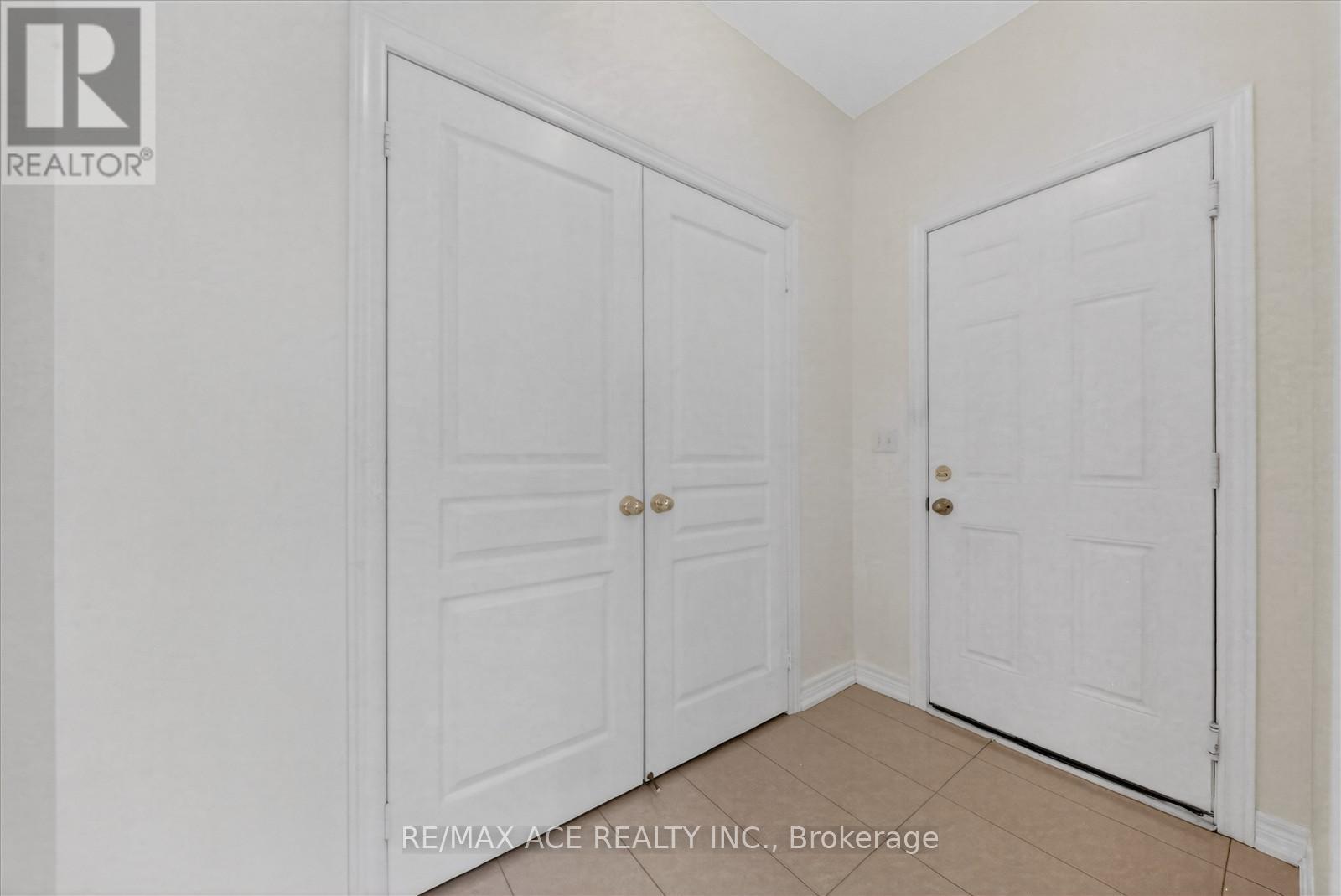 13 Gentry Way, Brampton (Bram East), Ontario  L6P 3N6 - Photo 14 - W12768706