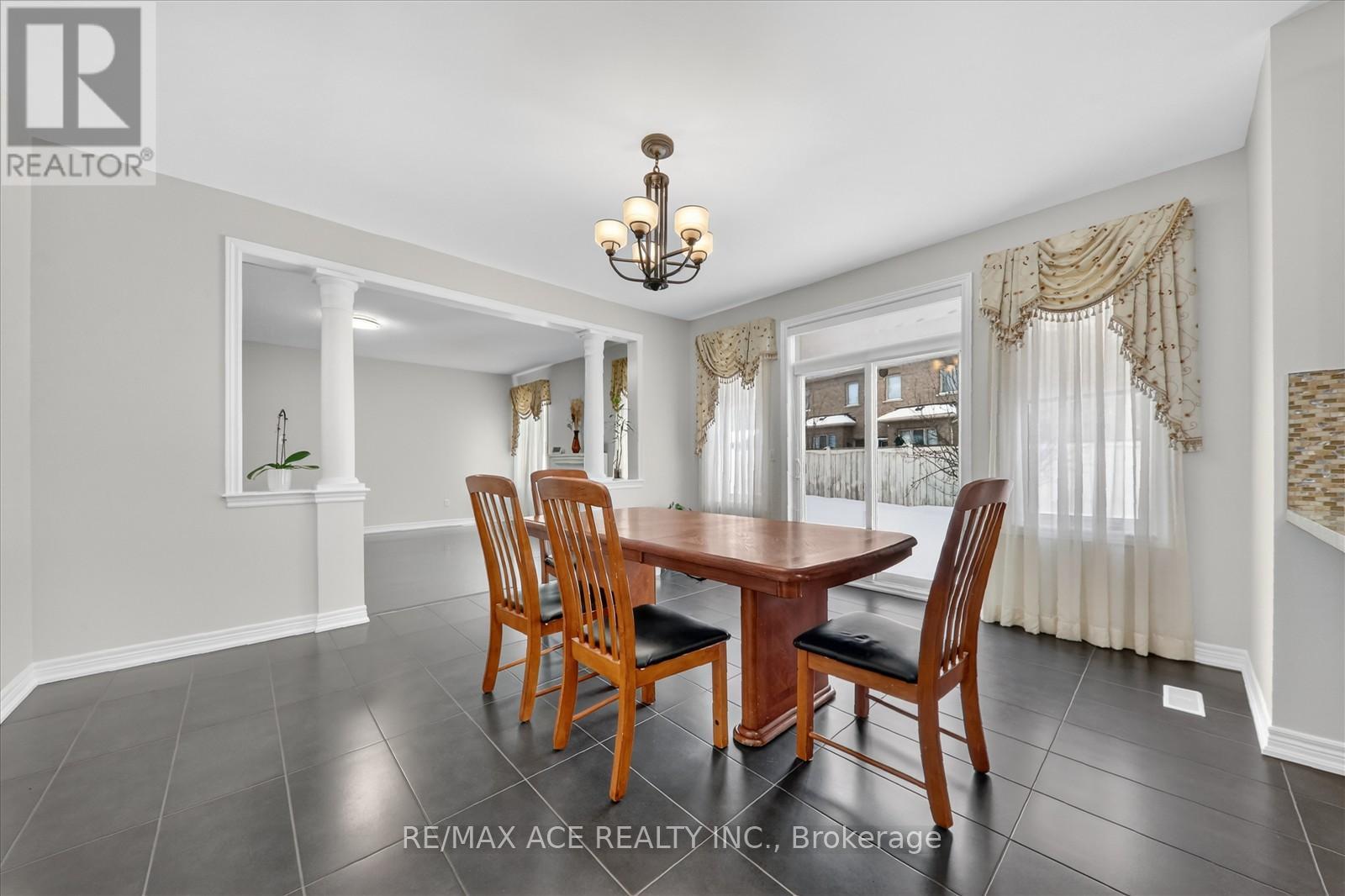 13 Gentry Way, Brampton (Bram East), Ontario  L6P 3N6 - Photo 19 - W12768706