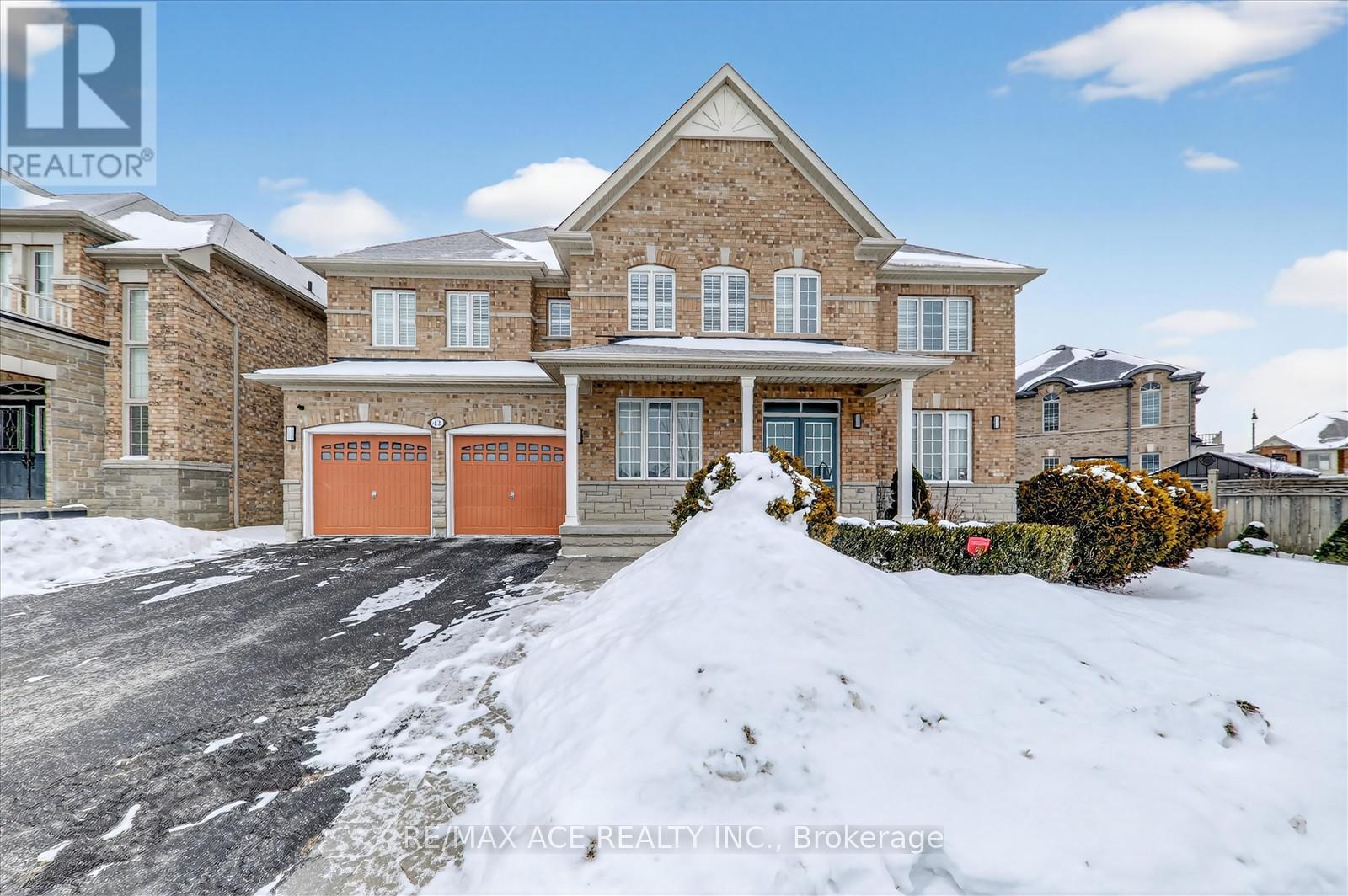 13 Gentry Way, Brampton (Bram East), Ontario  L6P 3N6 - Photo 2 - W12768706