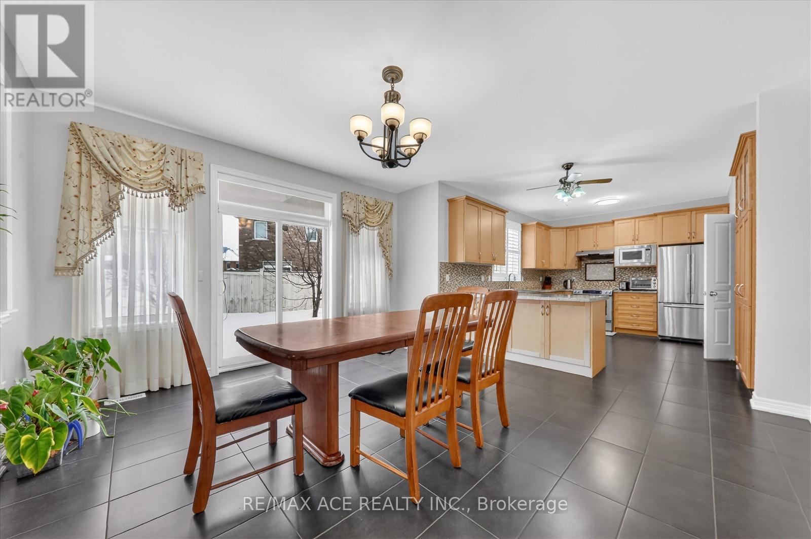 13 Gentry Way, Brampton (Bram East), Ontario  L6P 3N6 - Photo 20 - W12768706