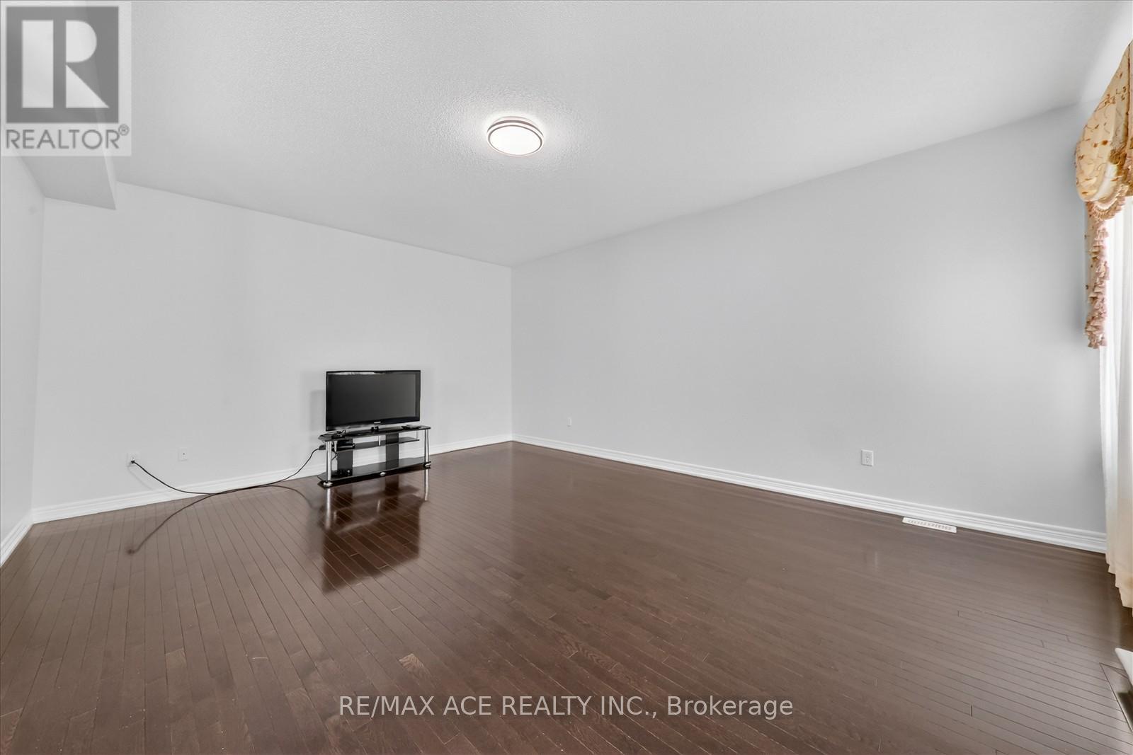 13 Gentry Way, Brampton (Bram East), Ontario  L6P 3N6 - Photo 21 - W12768706