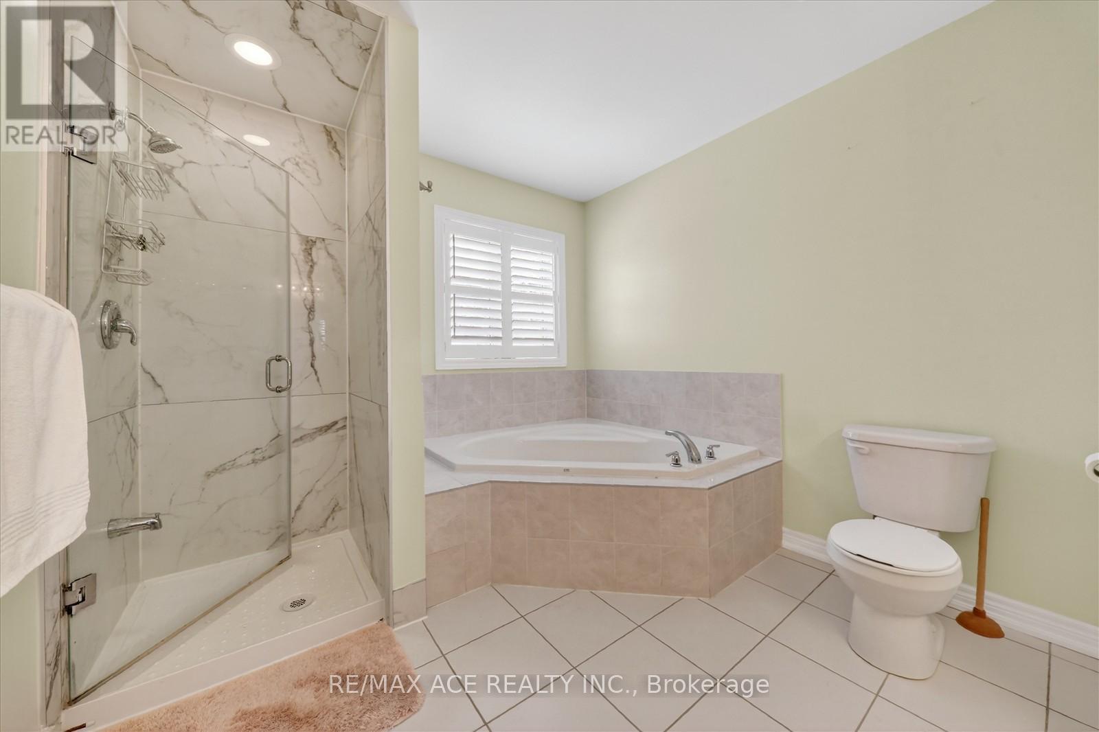 13 Gentry Way, Brampton (Bram East), Ontario  L6P 3N6 - Photo 31 - W12768706