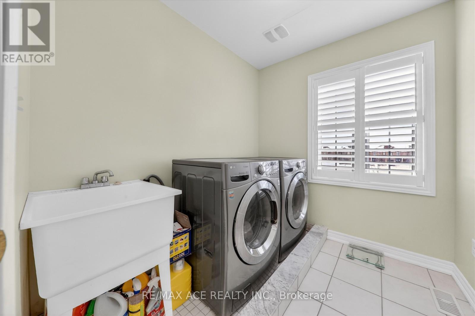 13 Gentry Way, Brampton (Bram East), Ontario  L6P 3N6 - Photo 46 - W12768706