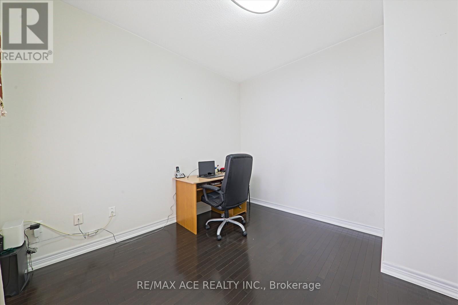 13 Gentry Way, Brampton (Bram East), Ontario  L6P 3N6 - Photo 9 - W12768706