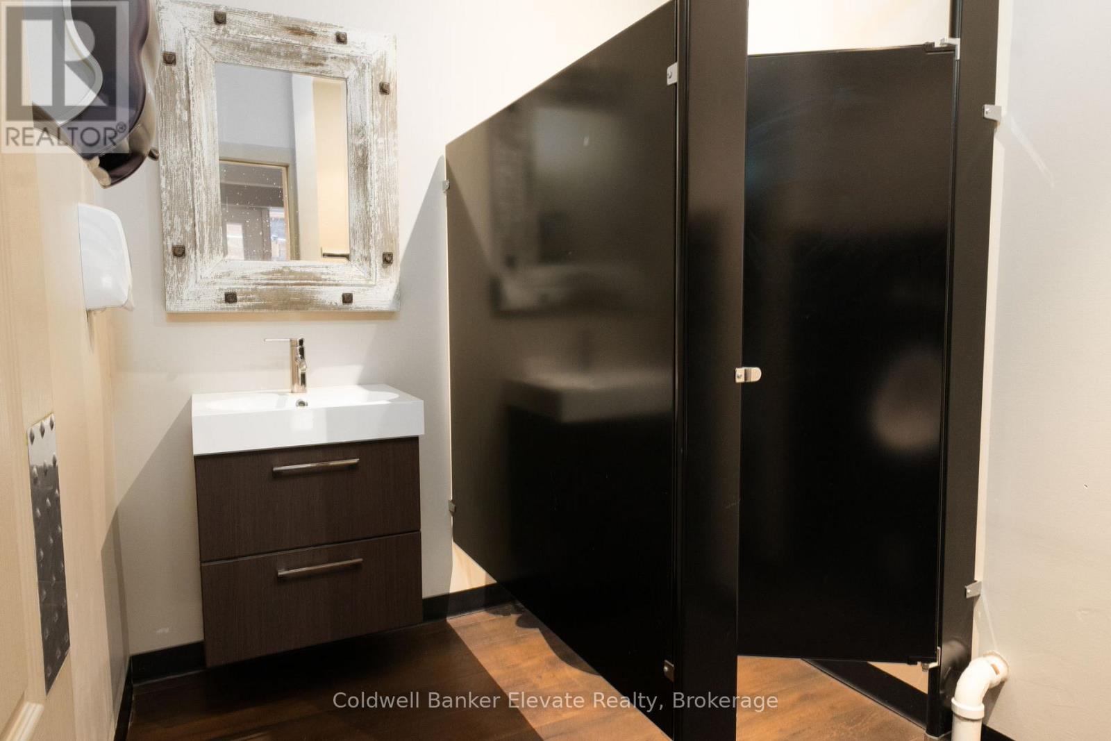 72 Main Street S, Halton Hills, Ontario  L7G 3G3 - Photo 24 - W12768724