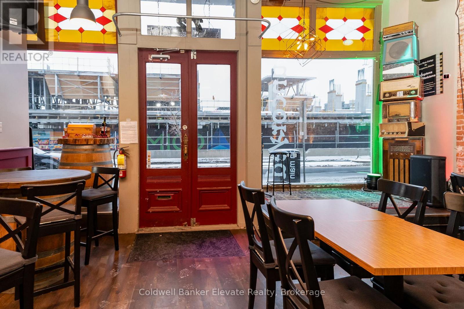 72 Main Street S, Halton Hills, Ontario  L7G 3G3 - Photo 5 - W12768724