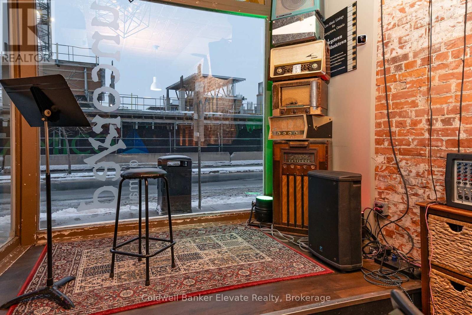 72 Main Street S, Halton Hills, Ontario  L7G 3G3 - Photo 6 - W12768724