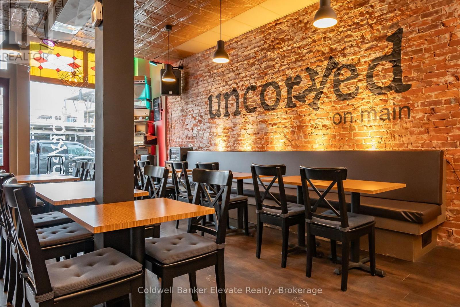 72 Main Street S, Halton Hills, Ontario  L7G 3G3 - Photo 8 - W12768724