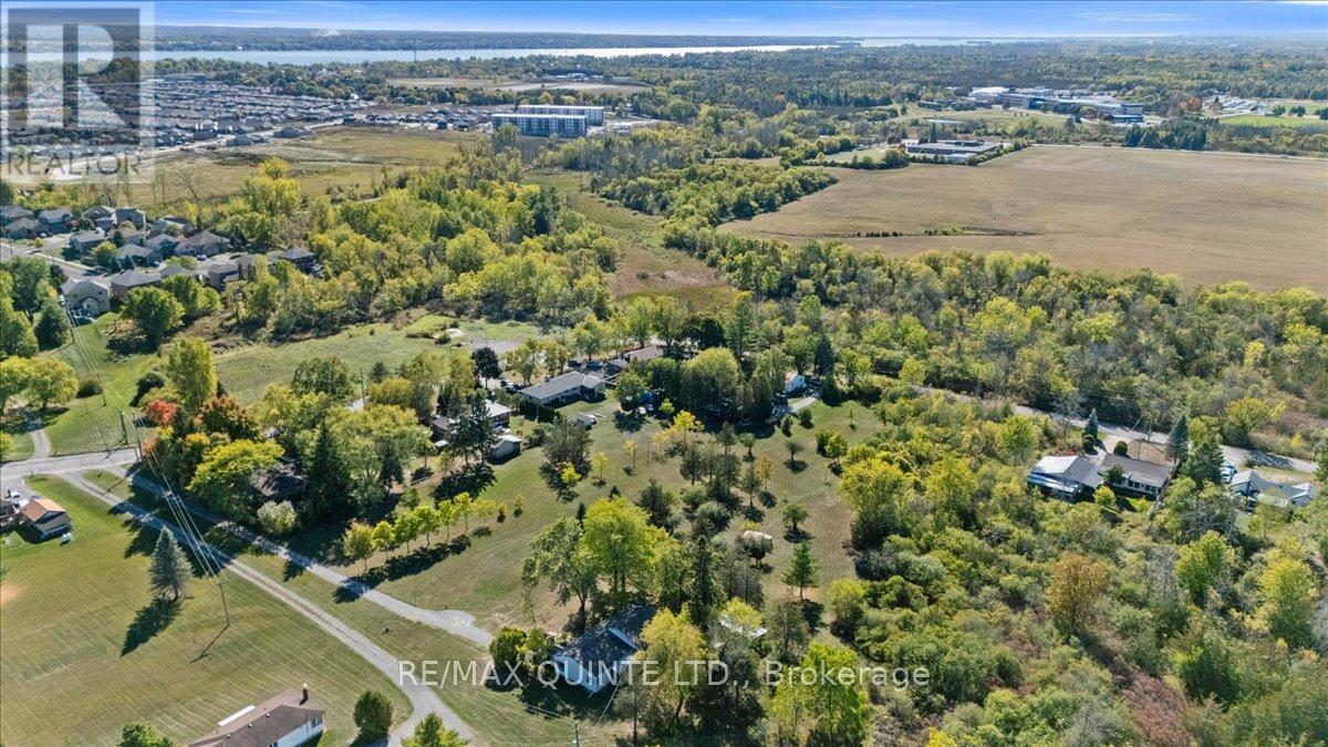 404 Bridge Street W, Belleville (Belleville Ward), Ontario  K8N 4Z2 - Photo 11 - X12768740