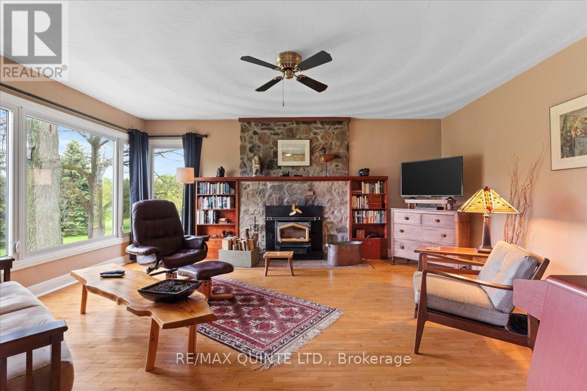 404 Bridge Street W, Belleville (Belleville Ward), Ontario  K8N 4Z2 - Photo 15 - X12768740