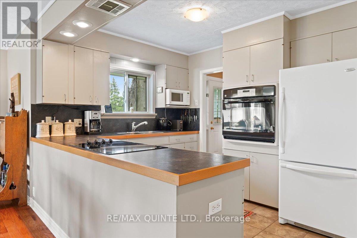 404 Bridge Street W, Belleville (Belleville Ward), Ontario  K8N 4Z2 - Photo 25 - X12768740