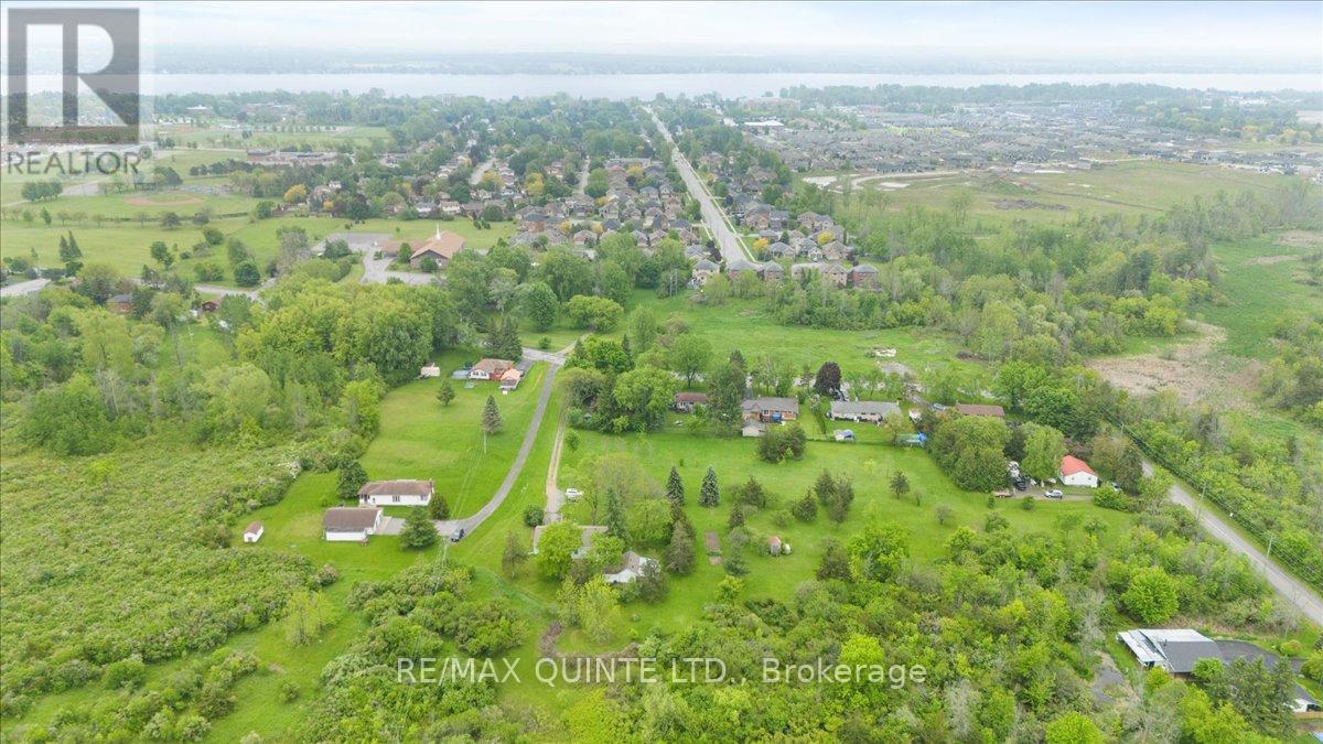 404 Bridge Street W, Belleville (Belleville Ward), Ontario  K8N 4Z2 - Photo 5 - X12768740