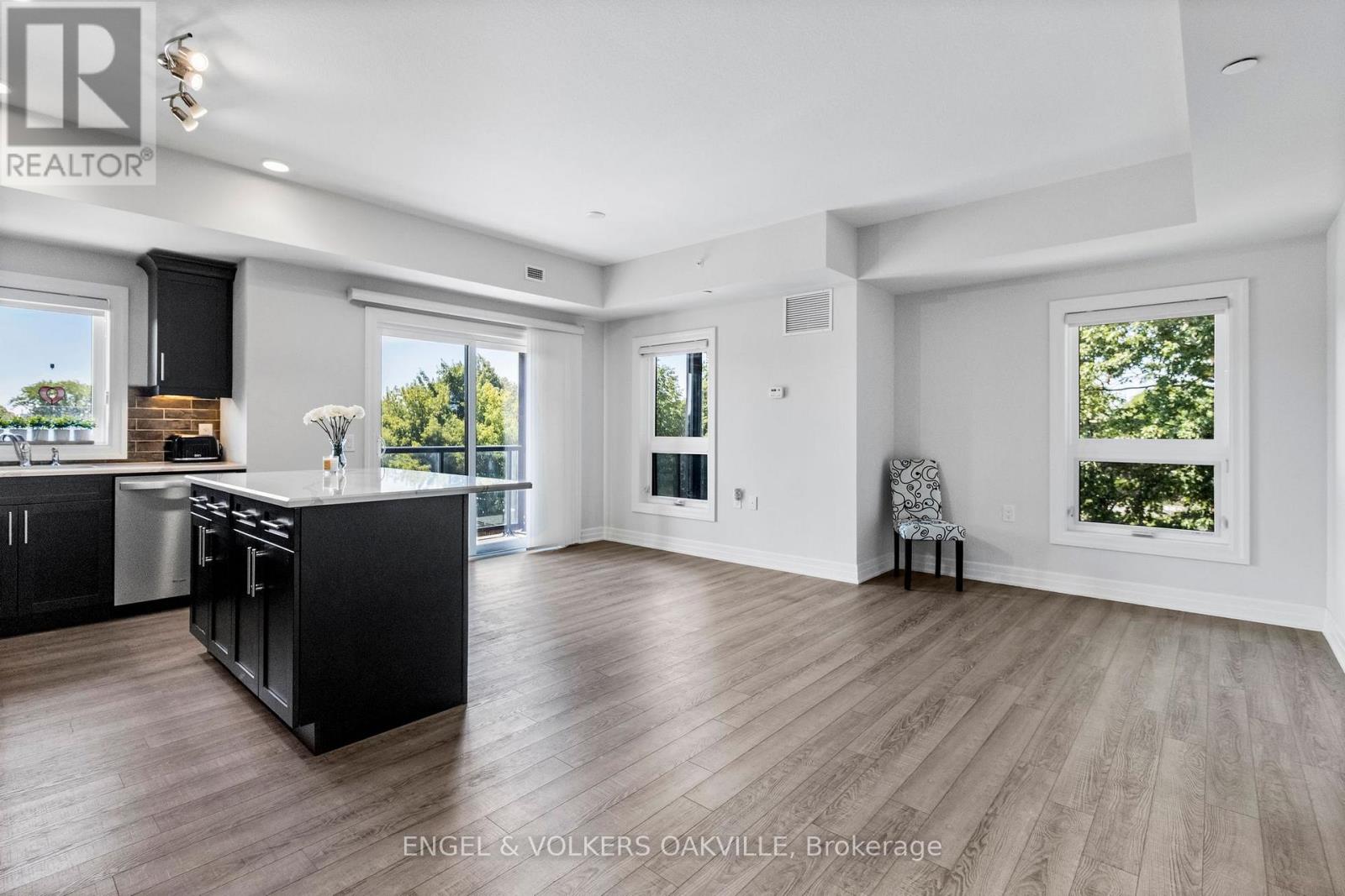 301 - 212 Lakeport Road, St. Catharines, Ontario  L2N 0B4 - Photo 5 - X12768738