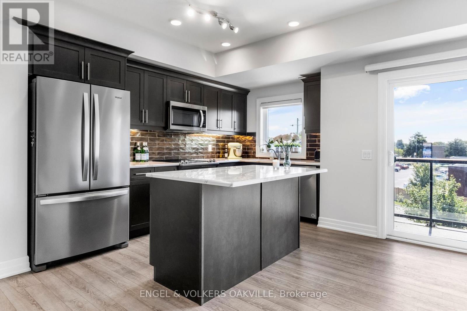 301 - 212 Lakeport Road, St. Catharines, Ontario  L2N 0B4 - Photo 7 - X12768738