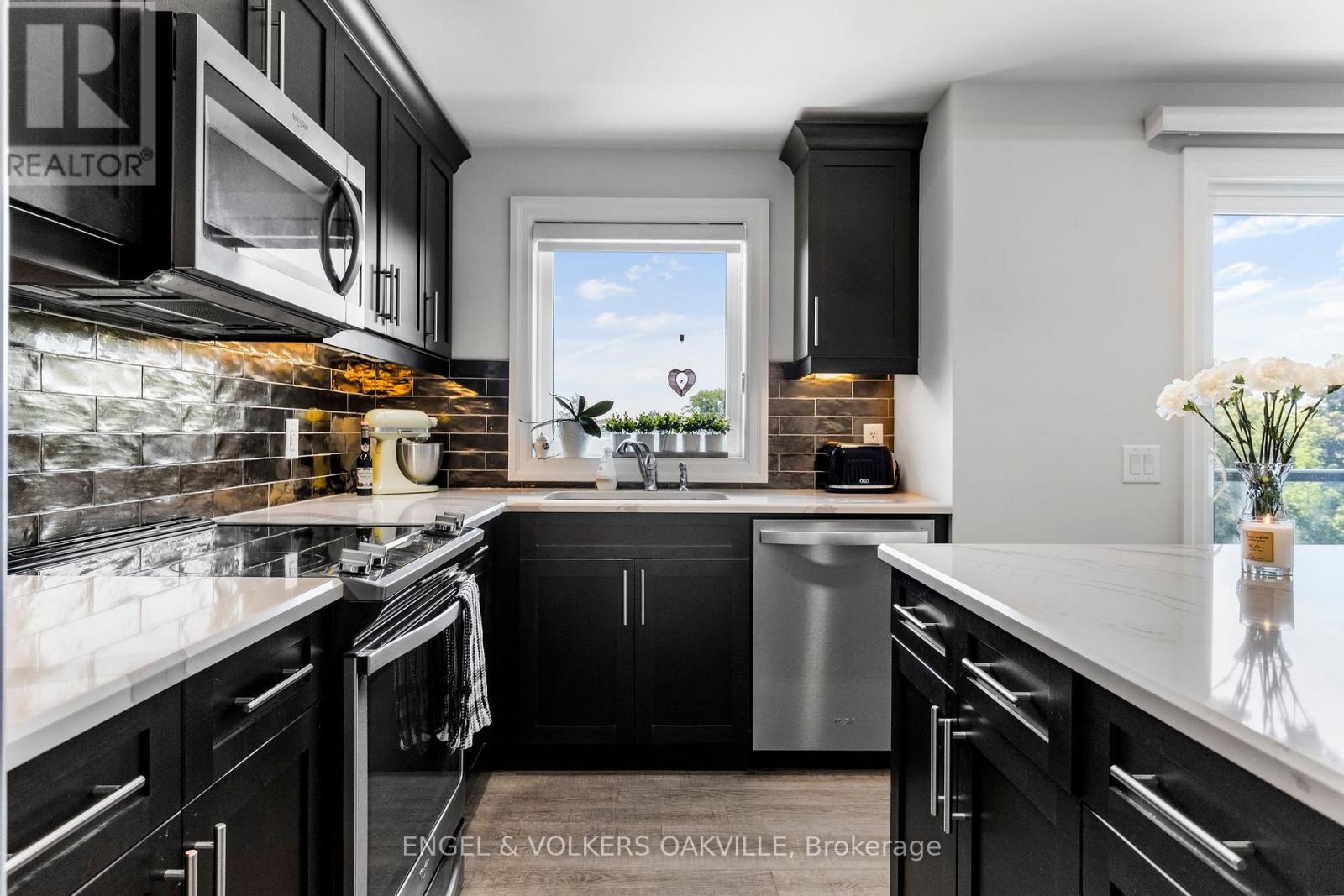 301 - 212 Lakeport Road, St. Catharines, Ontario  L2N 0B4 - Photo 9 - X12768738