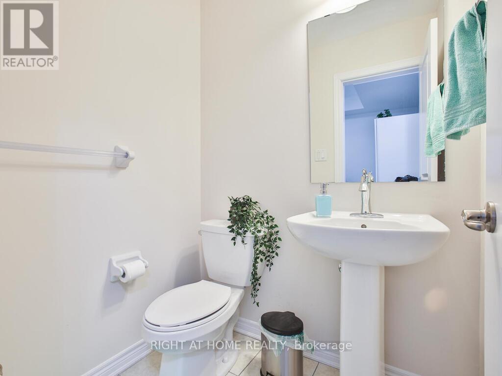 3030 George Savage Avenue, Oakville, Ontario  L6M 0Z1 - Photo 4 - W12565532