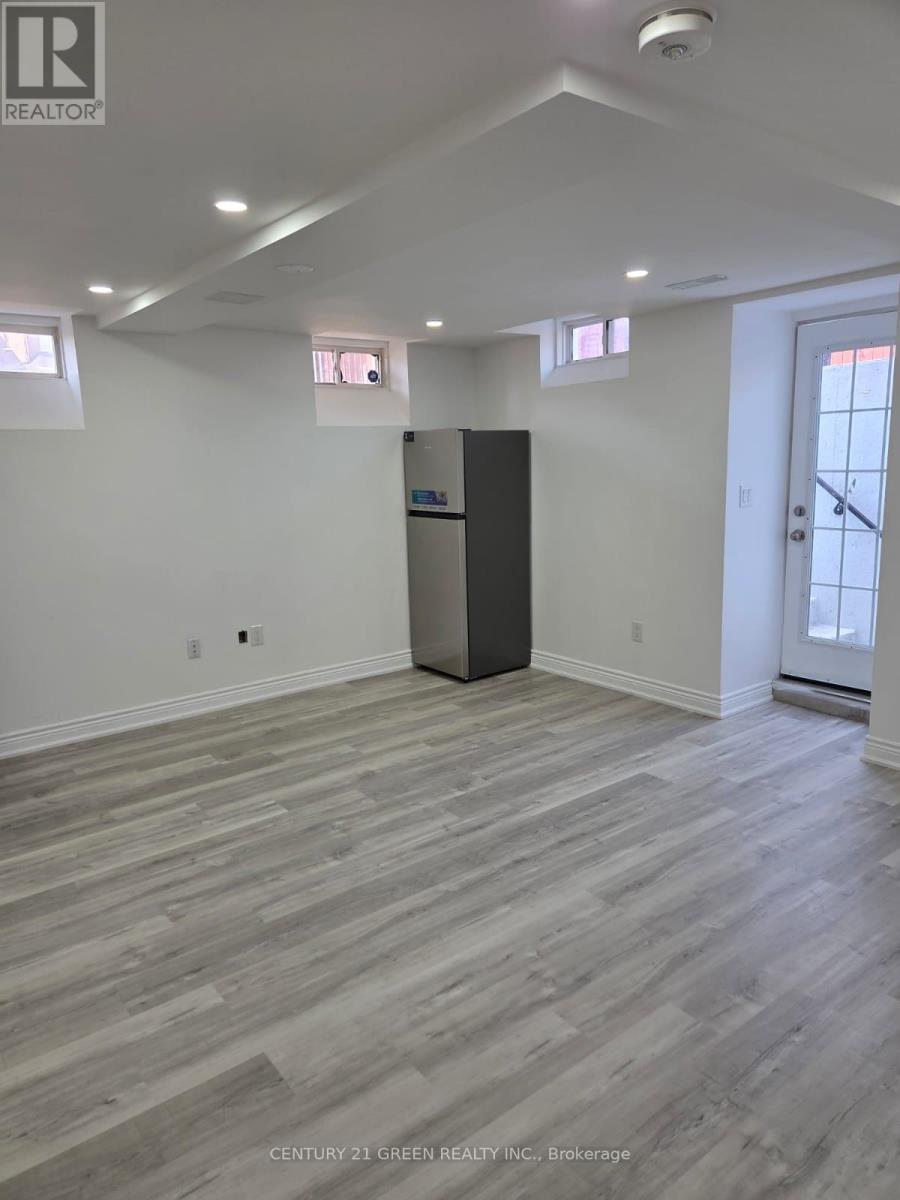 (Basement) - 3660 Partition Road, Mississauga, Ontario  L5N 8P4 - Photo 5 - W12768226