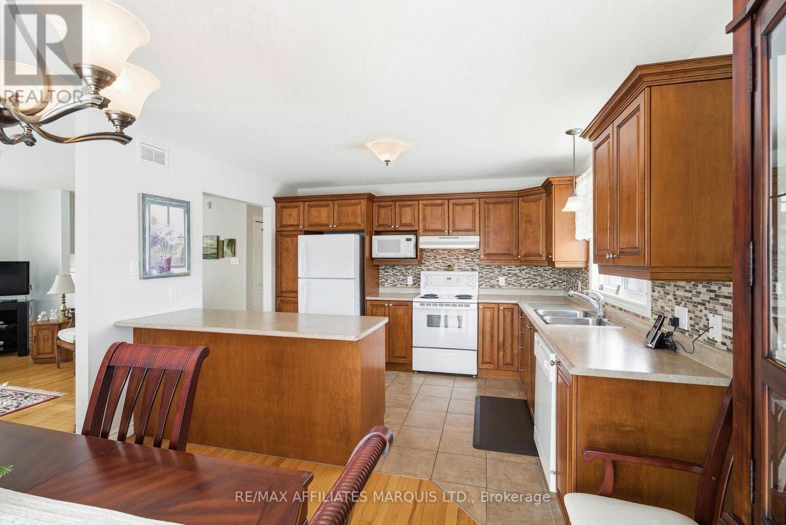 302 Emma Avenue, Cornwall, Ontario  K6J 0A2 - Photo 10 - X12768742