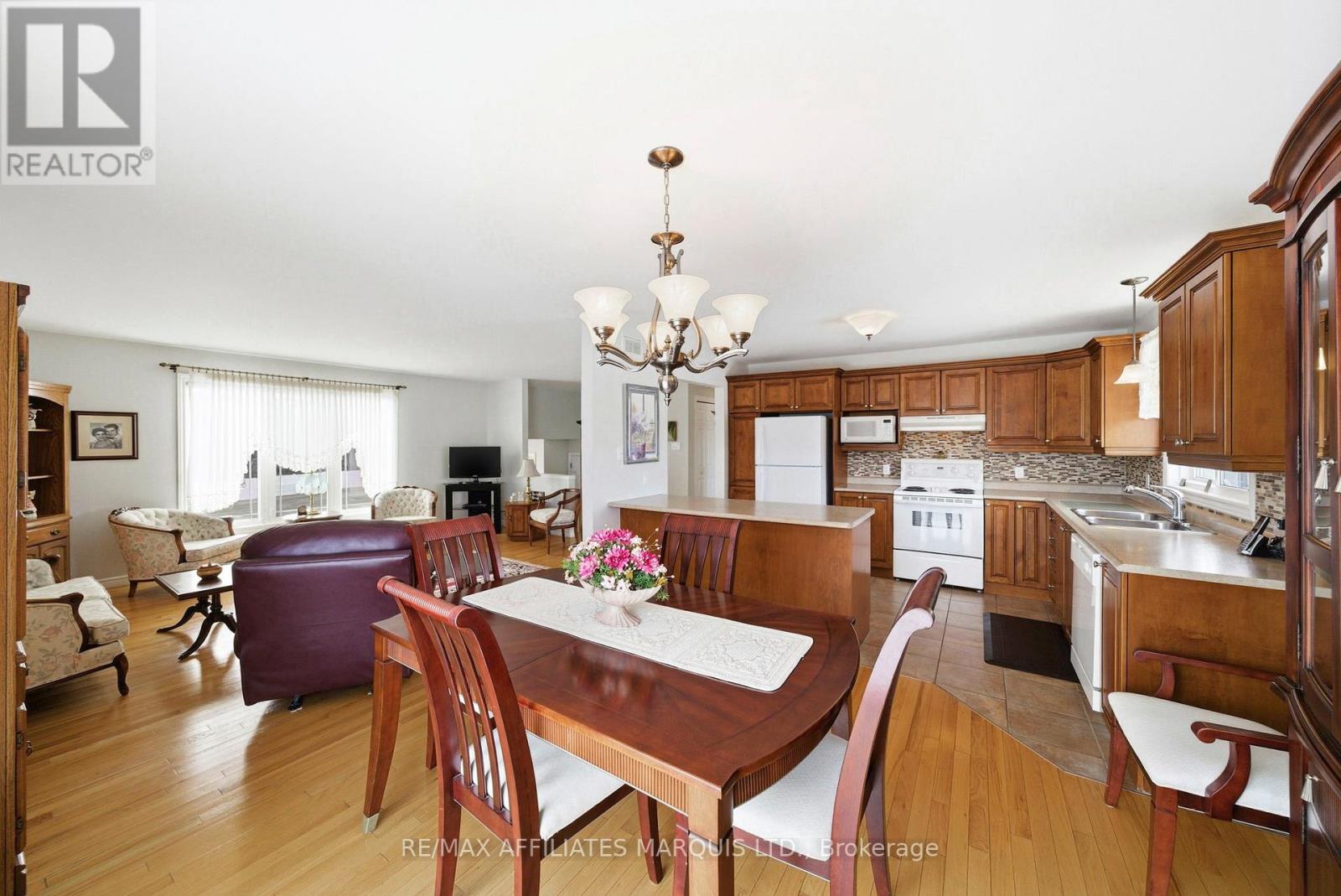 302 Emma Avenue, Cornwall, Ontario  K6J 0A2 - Photo 11 - X12768742