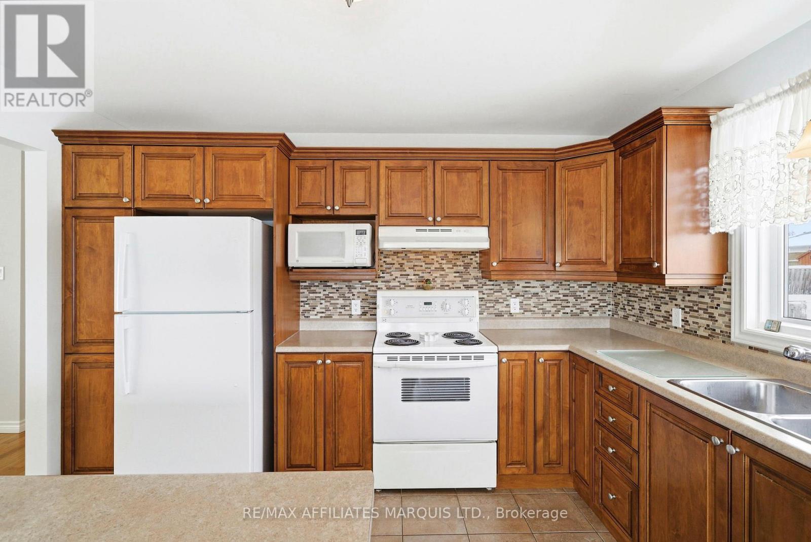 302 Emma Avenue, Cornwall, Ontario  K6J 0A2 - Photo 12 - X12768742