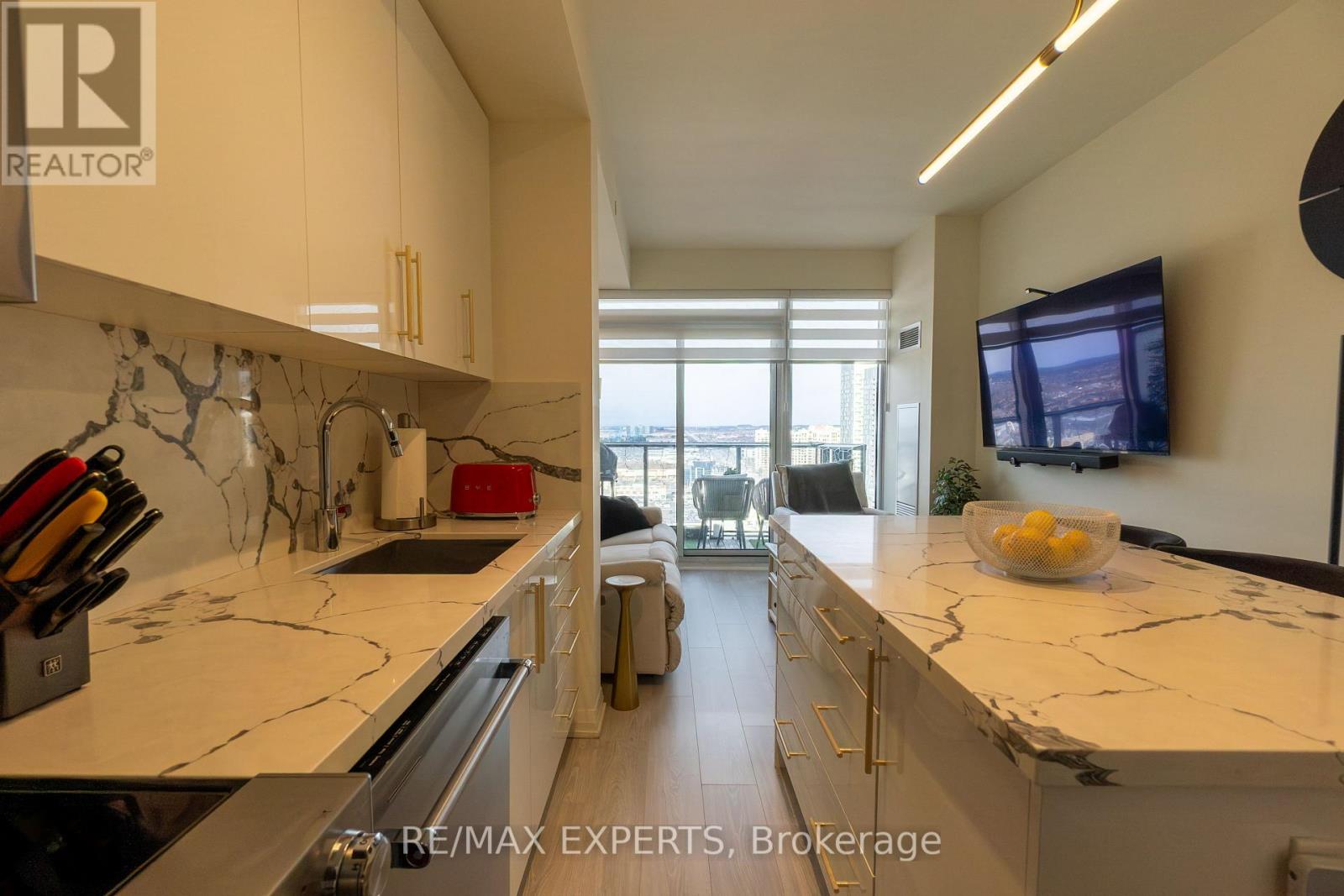 1822 - 9000 Jane Street, Vaughan, Ontario  L4K 0M6 - Photo 16 - N12768760