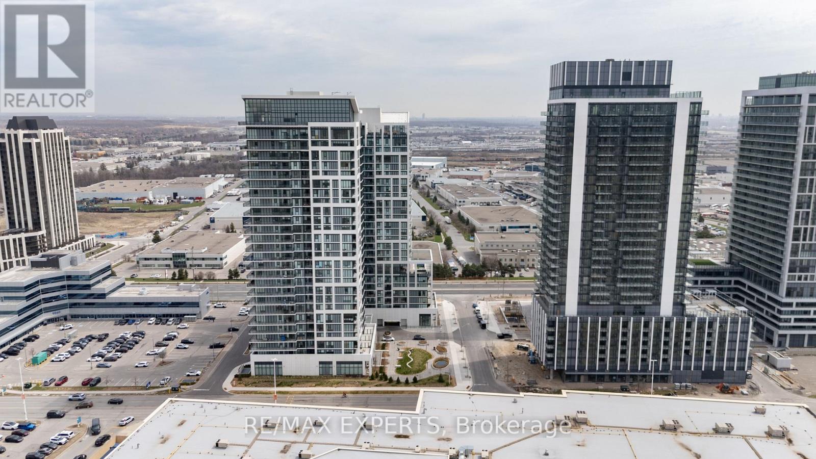 1822 - 9000 Jane Street, Vaughan, Ontario  L4K 0M6 - Photo 4 - N12768760