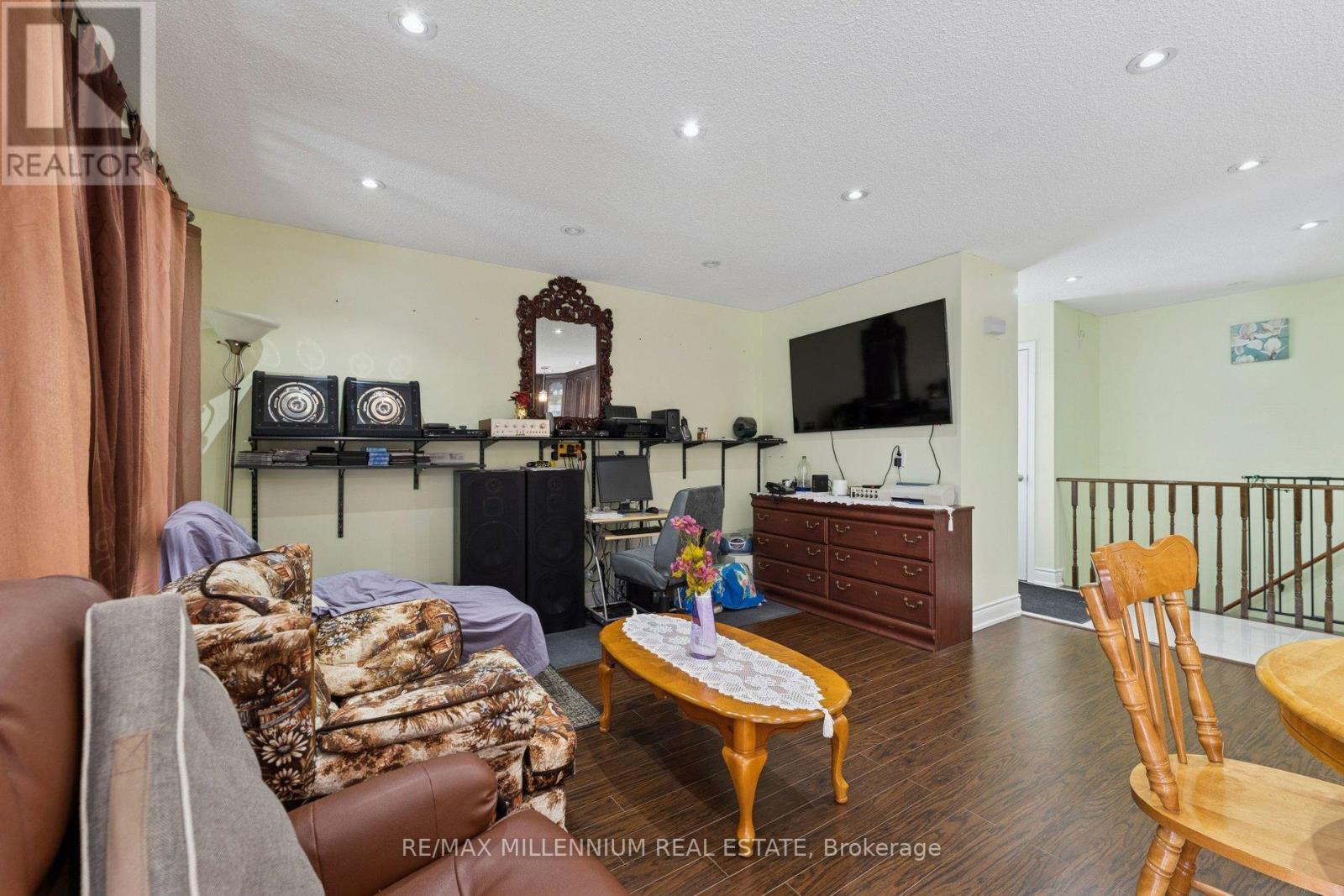 17 Haley Court, Brampton, Ontario  L6S 1N6 - Photo 17 - W12763958