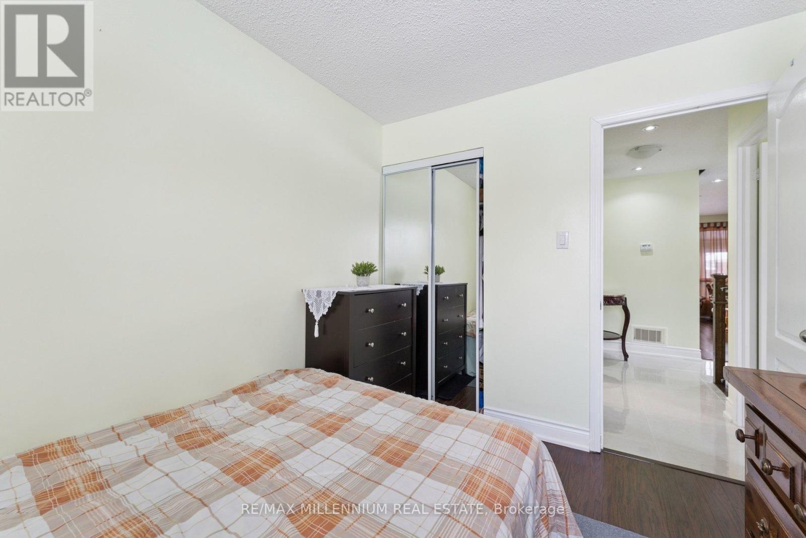 17 Haley Court, Brampton, Ontario  L6S 1N6 - Photo 23 - W12763958