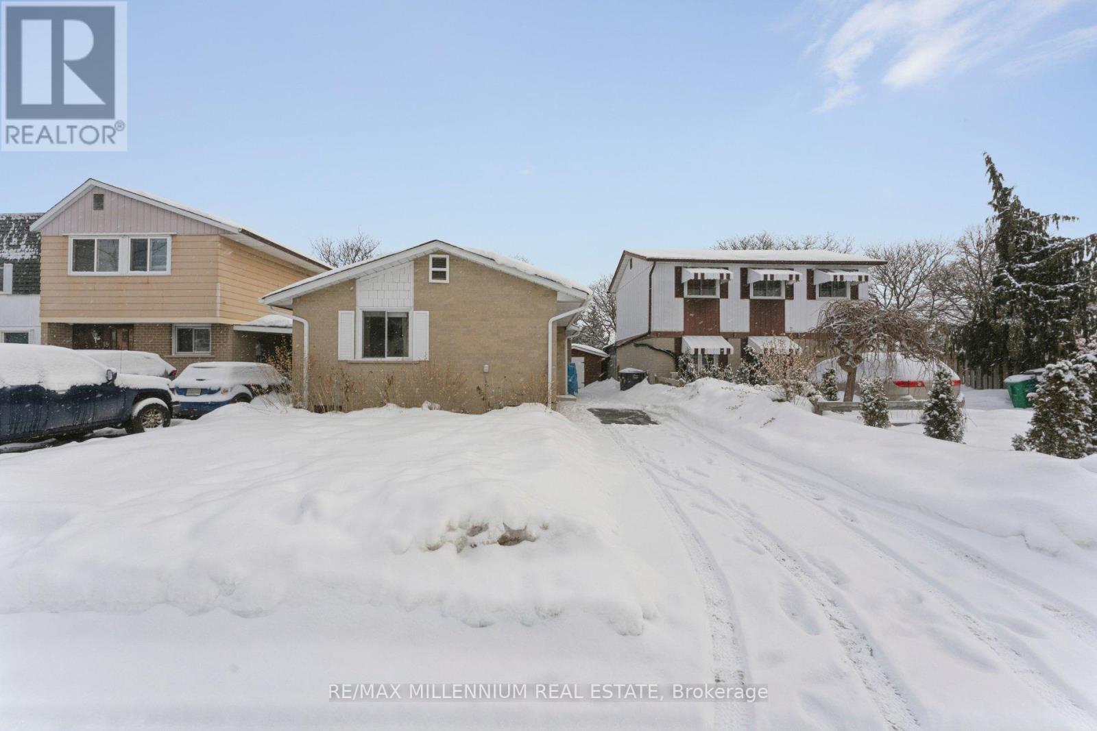 17 Haley Court, Brampton, Ontario  L6S 1N6 - Photo 3 - W12763958