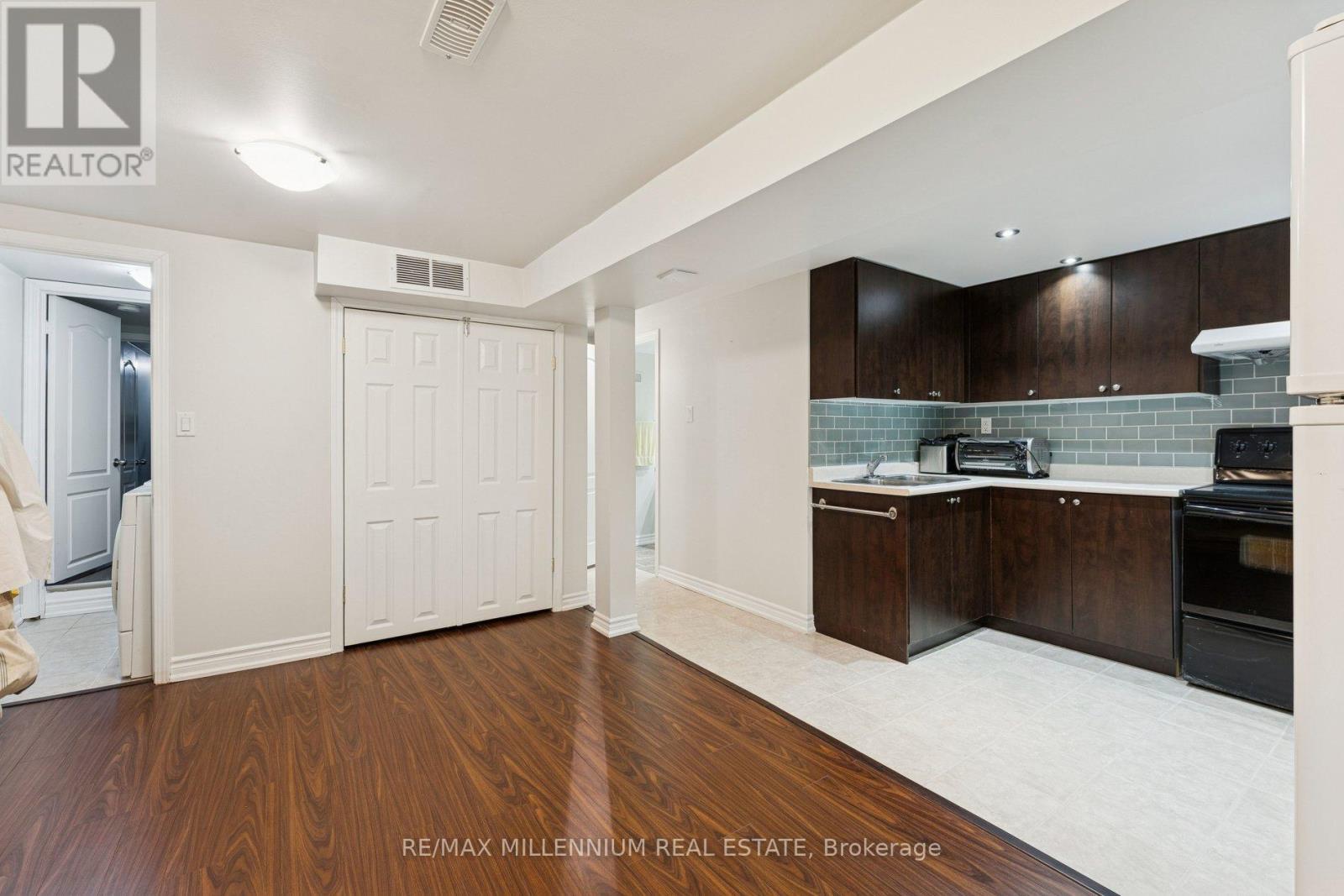 17 Haley Court, Brampton, Ontario  L6S 1N6 - Photo 31 - W12763958