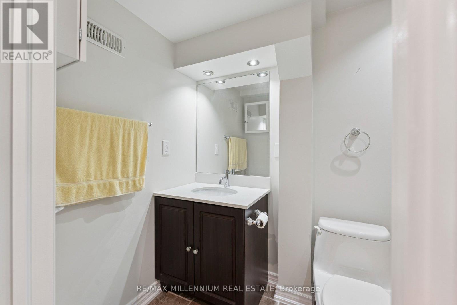 17 Haley Court, Brampton, Ontario  L6S 1N6 - Photo 43 - W12763958