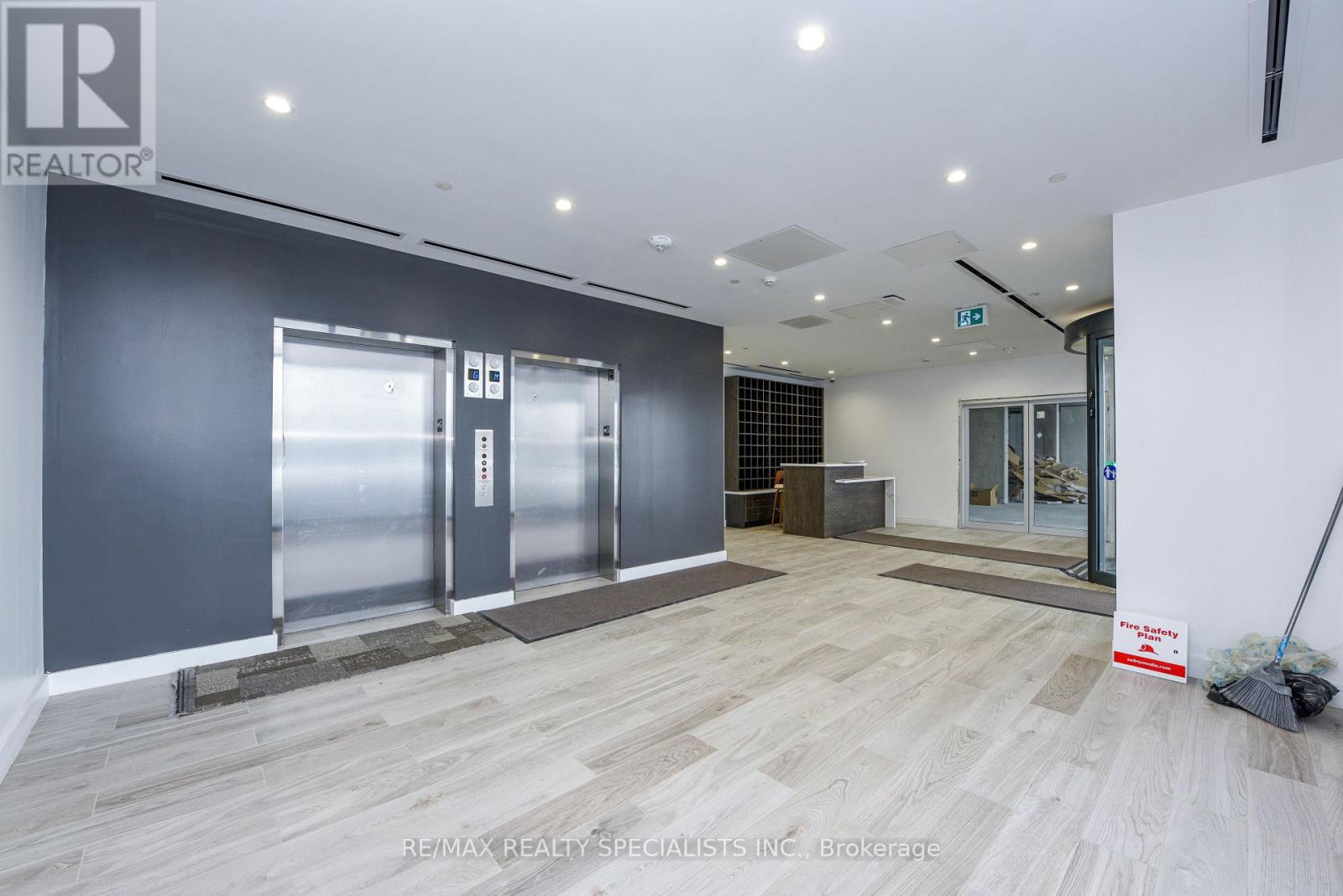 425 - 600 Dixon Road W, Toronto, Ontario  M9W 1J1 - Photo 13 - W12768574