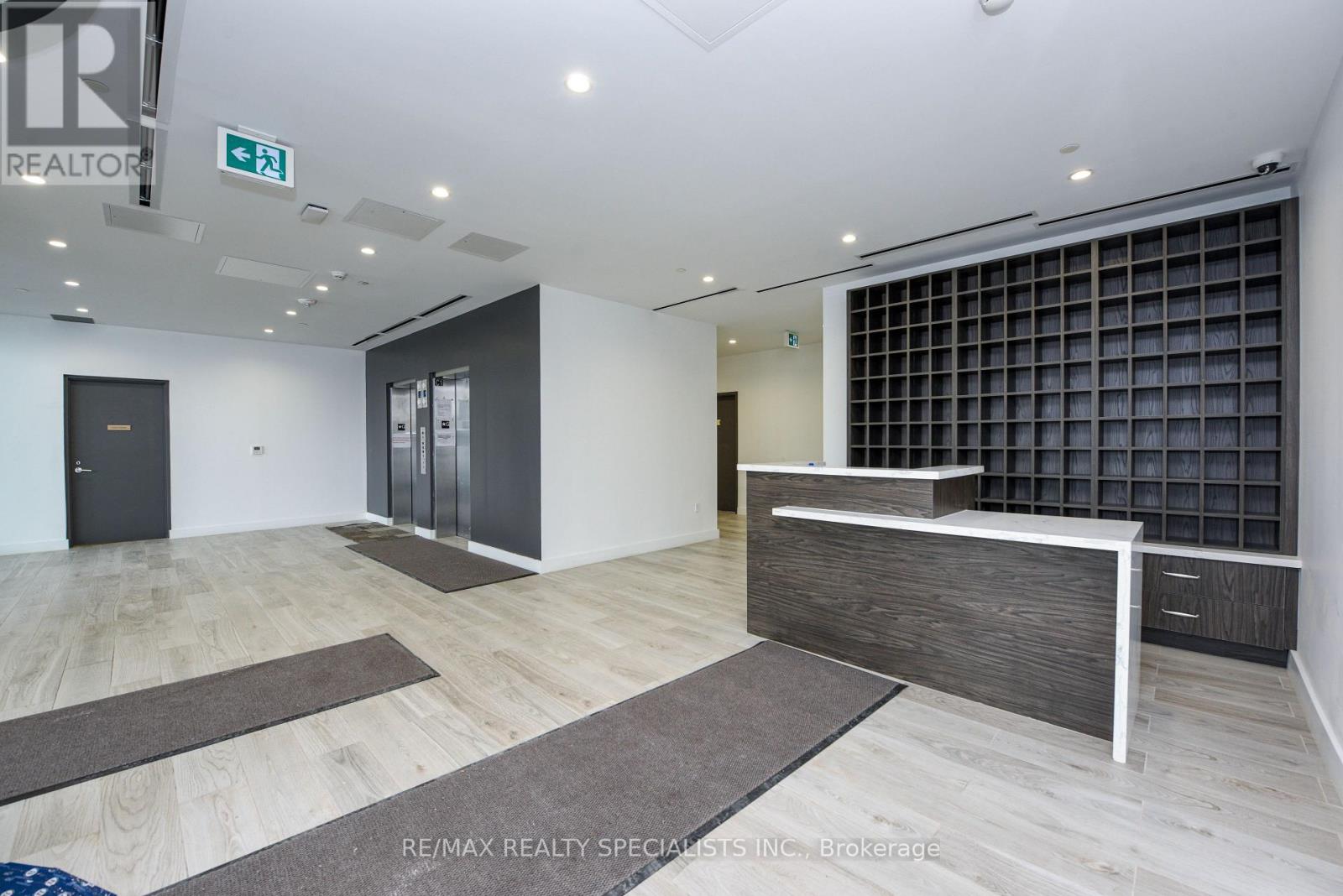 425 - 600 Dixon Road W, Toronto, Ontario  M9W 1J1 - Photo 11 - W12768574