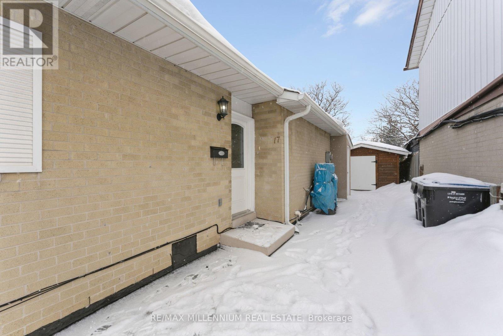 17 Haley Court, Brampton, Ontario  L6S 1N6 - Photo 6 - W12763958