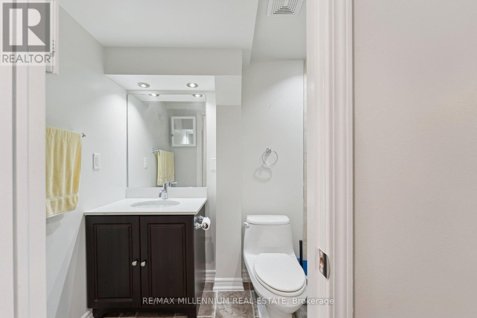 17 Haley Court, Brampton, Ontario  L6S 1N6 - Photo 44 - W12763958