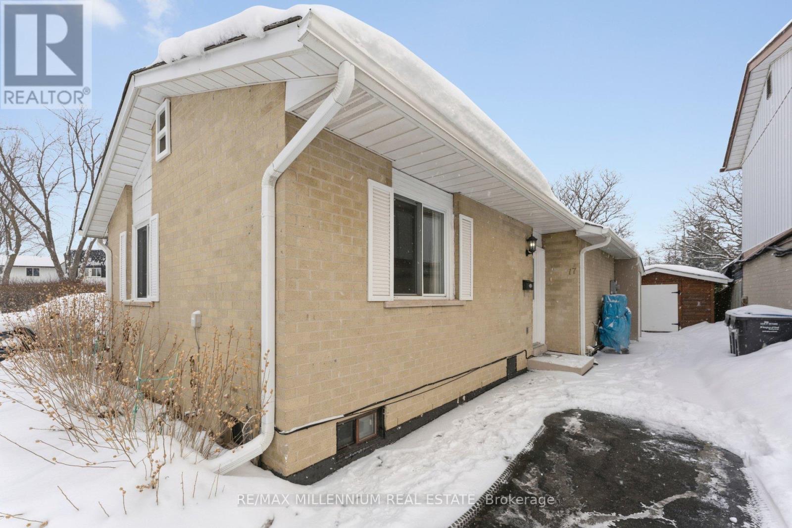 17 Haley Court, Brampton, Ontario  L6S 1N6 - Photo 5 - W12763958