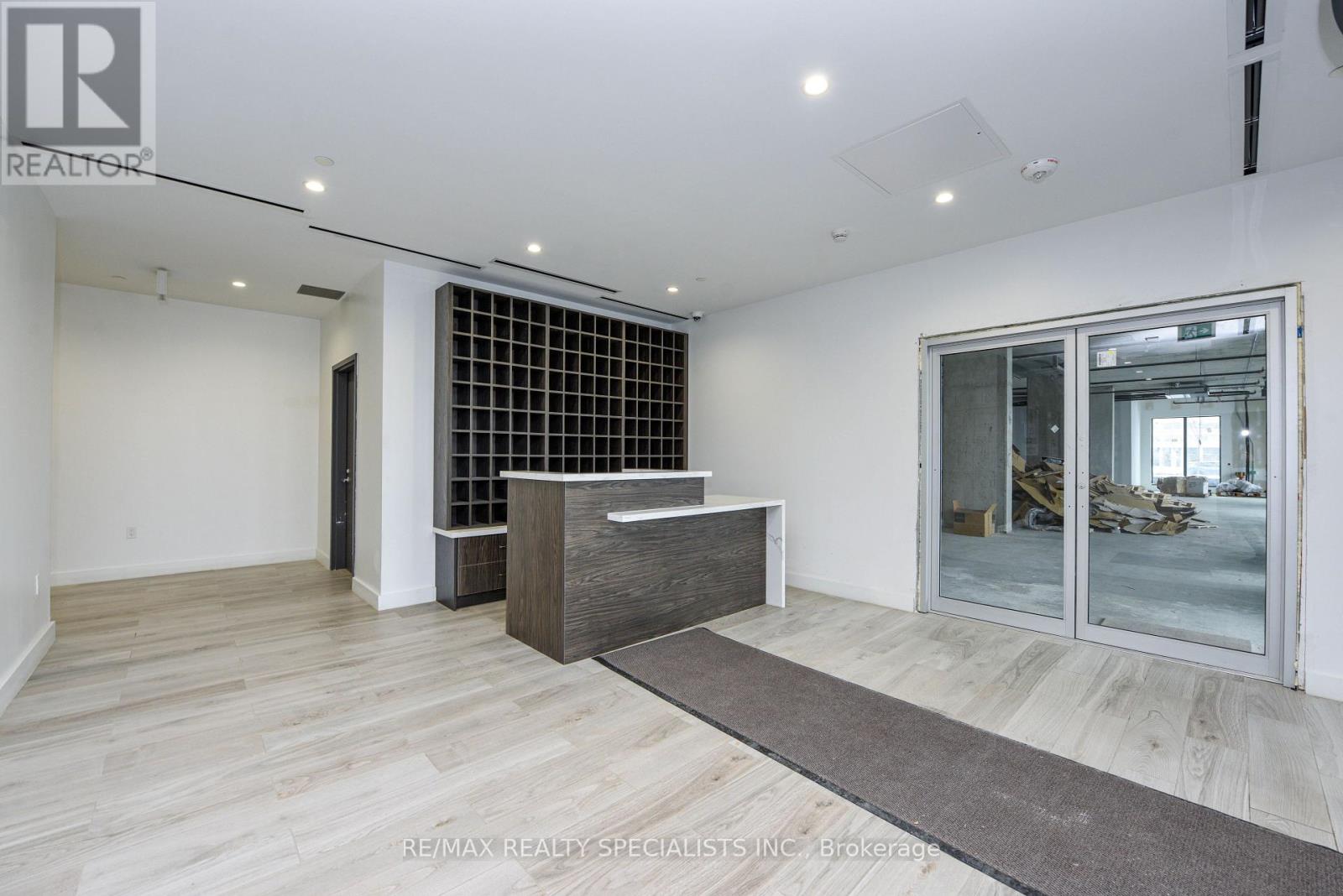 425 - 600 Dixon Road W, Toronto, Ontario  M9W 1J1 - Photo 10 - W12768574