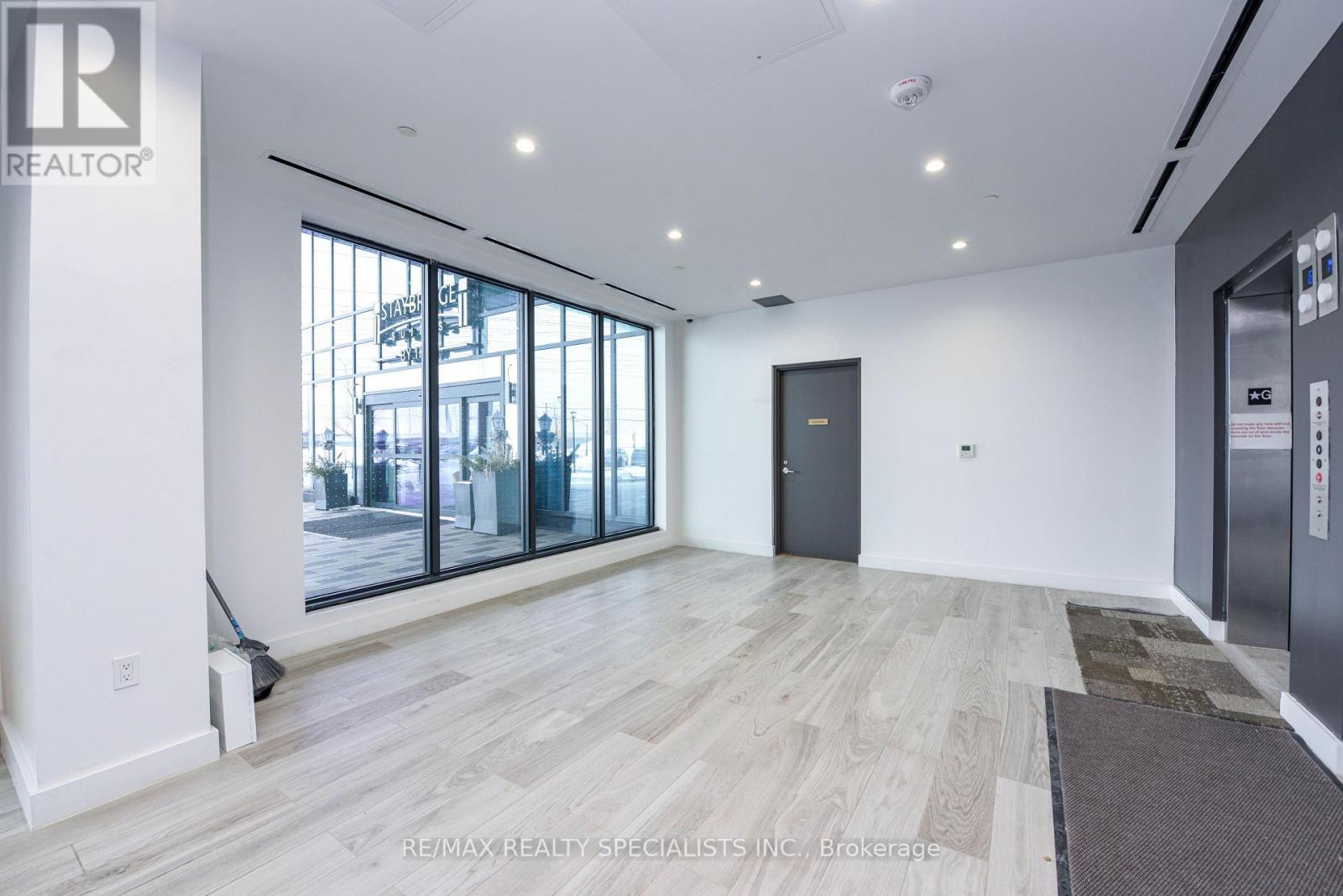 425 - 600 Dixon Road W, Toronto, Ontario  M9W 1J1 - Photo 12 - W12768574