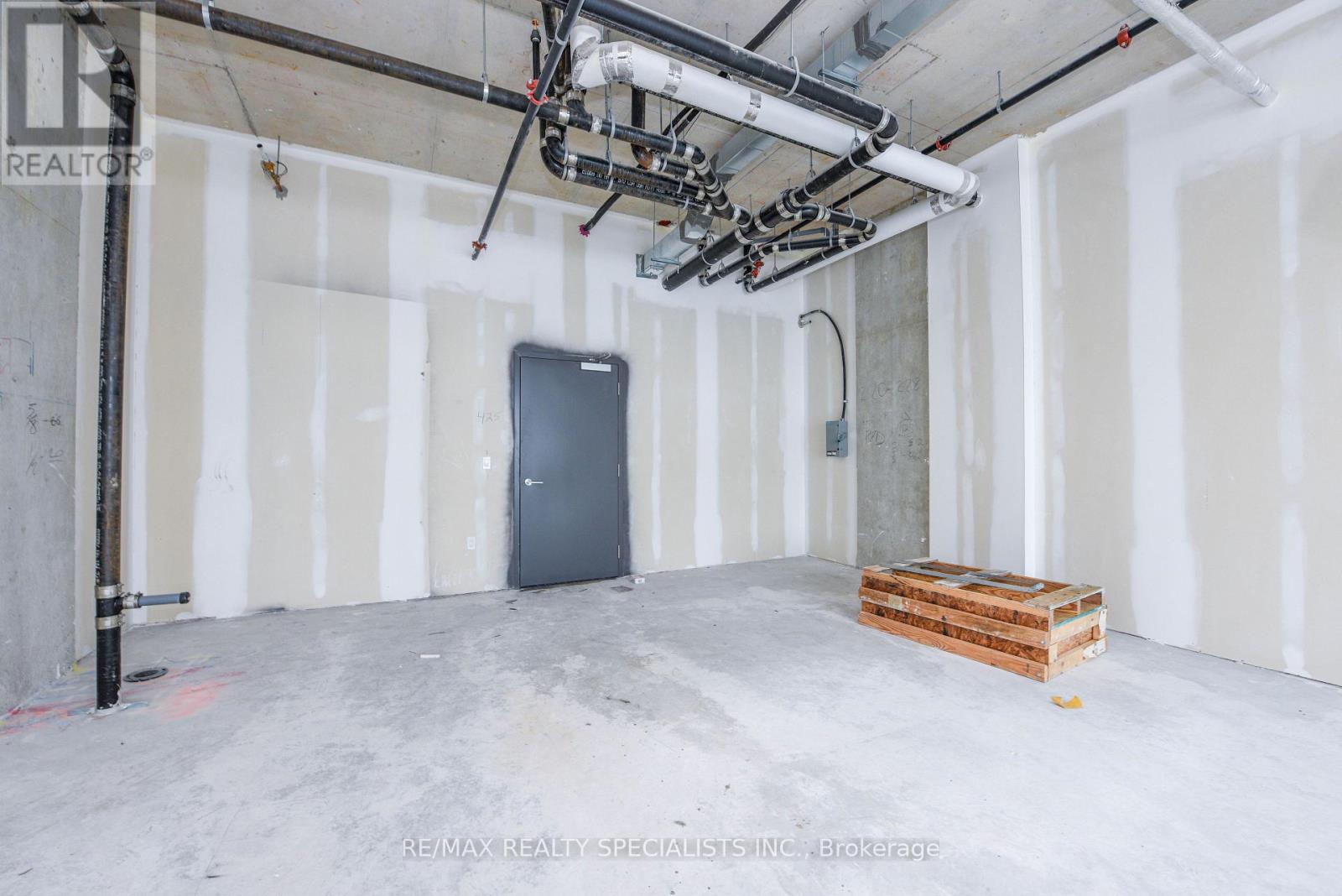 425 - 600 Dixon Road W, Toronto, Ontario  M9W 1J1 - Photo 26 - W12768574