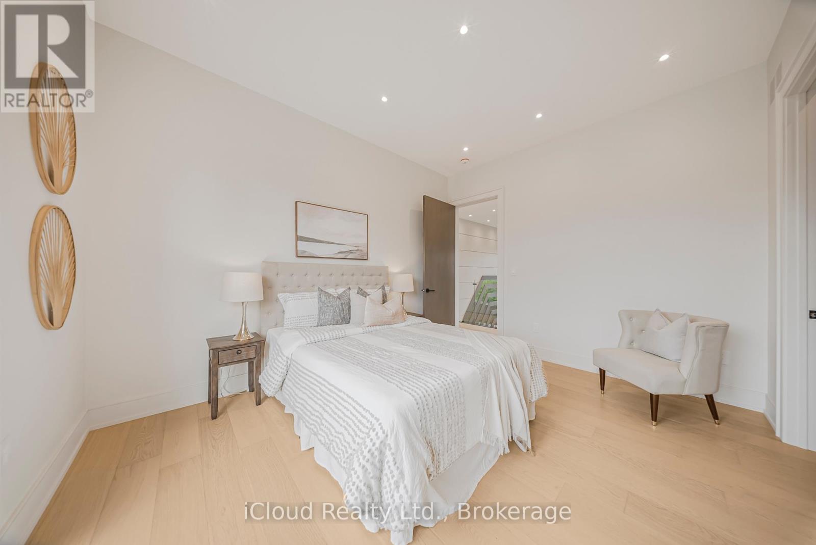 1374 Tansley Drive, Oakville, Ontario  L6L 2N4 - Photo 17 - W12768750