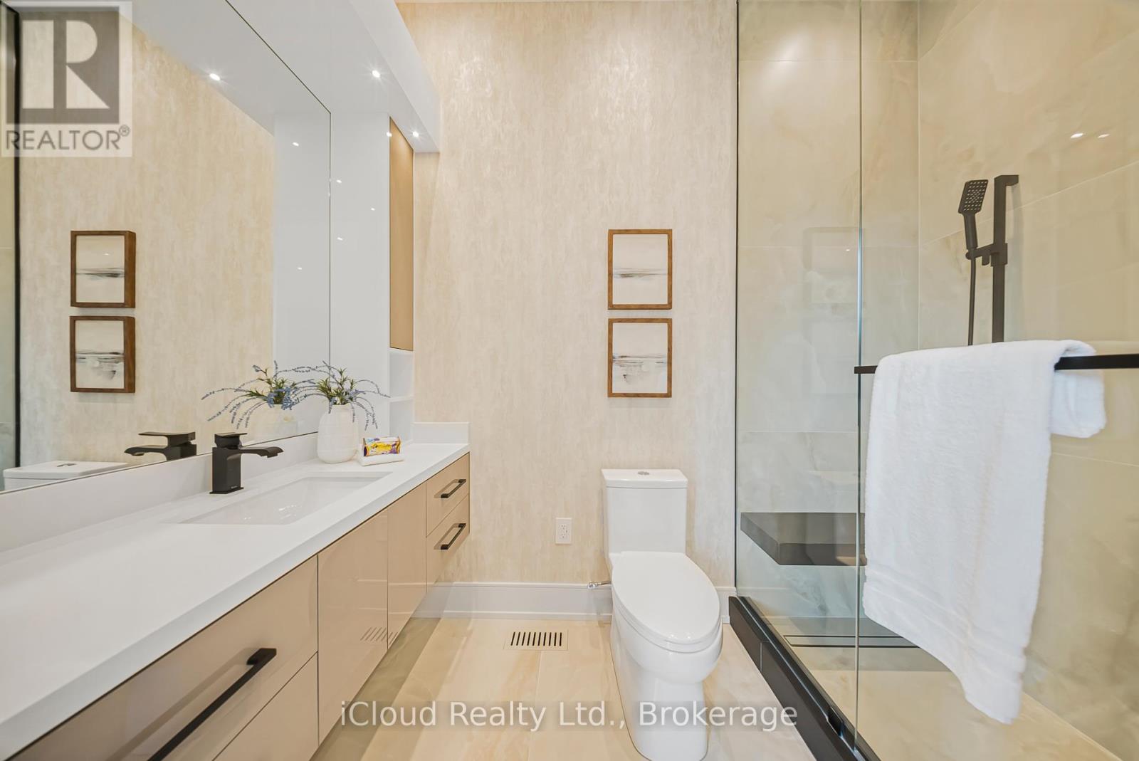 1374 Tansley Drive, Oakville, Ontario  L6L 2N4 - Photo 22 - W12768750