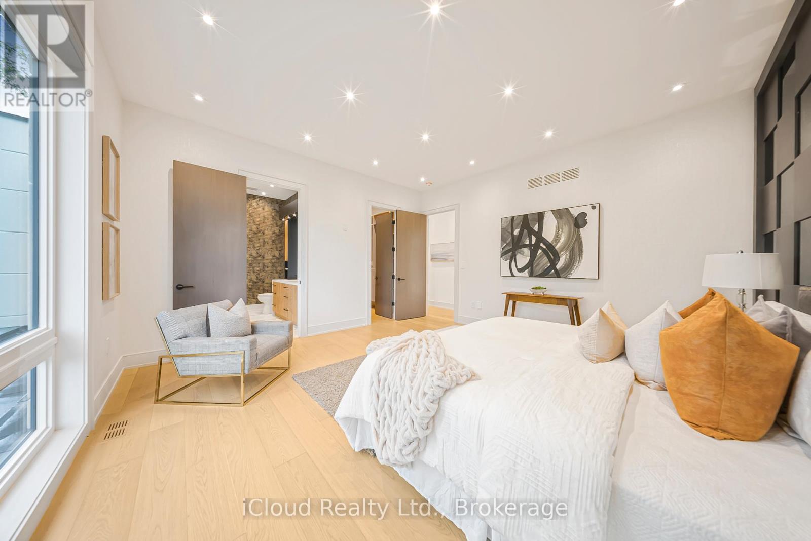 1374 Tansley Drive, Oakville, Ontario  L6L 2N4 - Photo 26 - W12768750