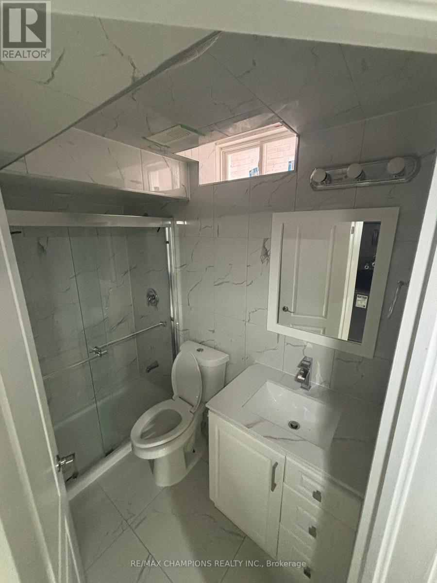 23 Sleightholme Crescent, Brampton (Bram East), Ontario  L6P 3E9 - Photo 6 - W12768752