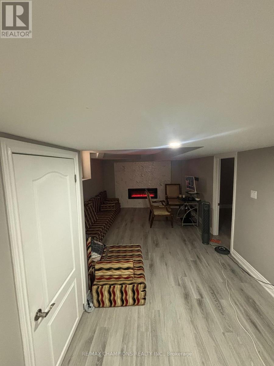 23 Sleightholme Crescent, Brampton (Bram East), Ontario  L6P 3E9 - Photo 7 - W12768752