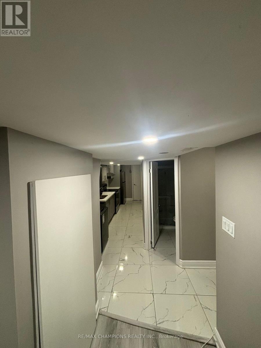 23 Sleightholme Crescent, Brampton (Bram East), Ontario  L6P 3E9 - Photo 8 - W12768752