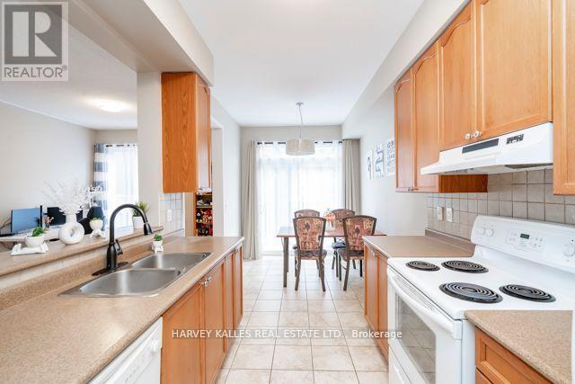 3886 Skyview Street, Mississauga, Ontario  L5M 8A4 - Photo 14 - W12768754