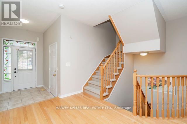 3886 Skyview Street, Mississauga, Ontario  L5M 8A4 - Photo 4 - W12768754