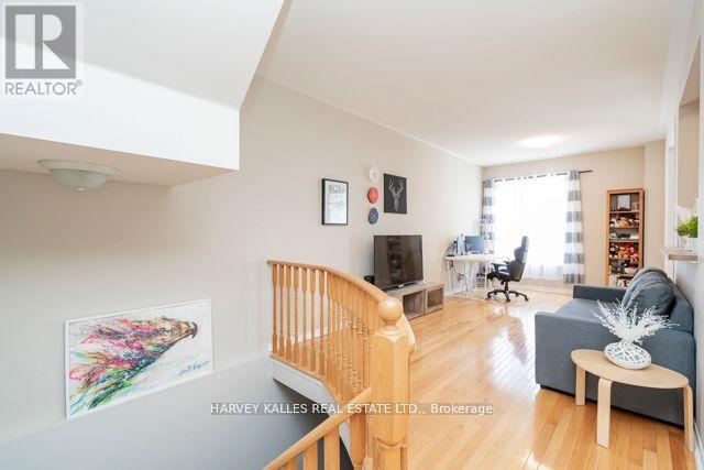 3886 Skyview Street, Mississauga, Ontario  L5M 8A4 - Photo 6 - W12768754